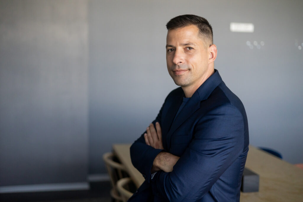 Gabor-Olajos-1024x683 Pluxee lansează Soluții pentru IMM, un hub de parteneriate și oferte speciale, creat pentru antreprenorii din comunitatea IMM Connect